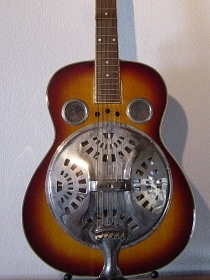 Westerngitarre (hier: Resonator), mit den richtigen Saiten für Kinder auch als Einstiegsgitarre geeignet